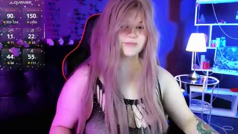 Snapshot of fillisfire chatting on September 18, 3:49 pm - online show from September 18, 3:49 pm