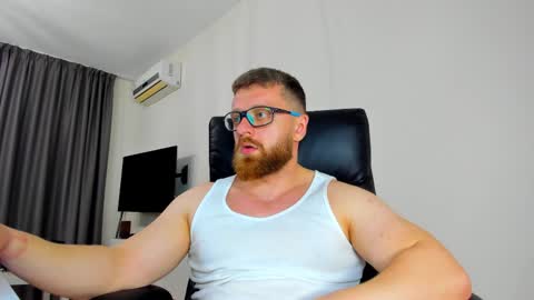 FindomGuyXXX online show from April 4, 5:53 pm