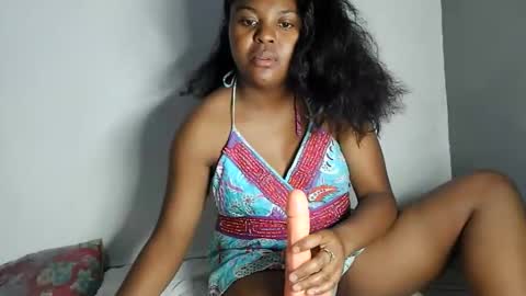fiona_00 online show from May 12, 5:33 pm