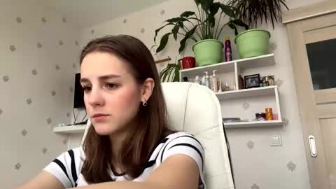 Keite wanna play  Meow online show from November 19, 9:30 am