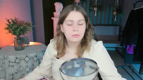 fiora online show from March 2, 11:18 am