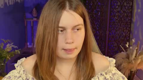 fiora online show from September 15, 11:55 am