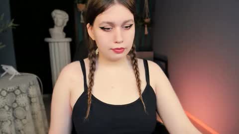 fiora online show from March 22, 8:29 am