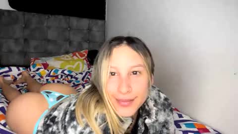 Snapshot of fiorella_up1 chatting on September 15, 4:14 am F I O R E L L A  online show from September 15, 4:14 am