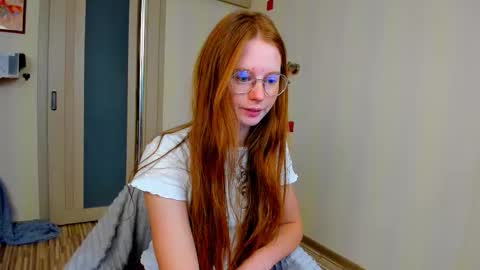 fire_luna online show from September 30, 6:24 am