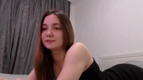 fireflies_fly_ online show from November 30, 6:48 pm