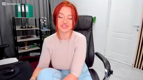 Snapshot of fireflowers_ chatting on February 12, 1:19 am Kallisy online show from February 12, 1:19 am