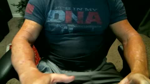 fitguy40 online show from December 17, 3:57 am