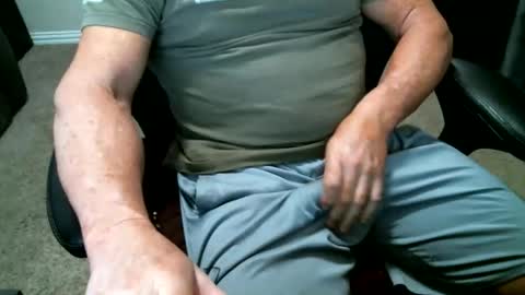 fitguy40 online show from November 25, 11:03 pm