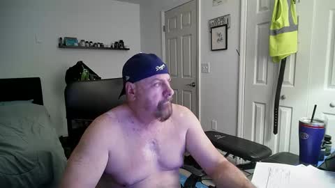 Snapshot of flaguy3233 chatting on February 25, 10:42 pm Florida guy online show from February 25, 10:42 pm