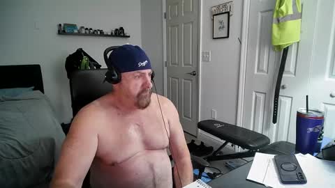 Snapshot of flaguy3233 chatting on February 26, 3:46 am Florida guy online show from February 26, 3:46 am