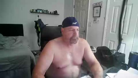 Snapshot of flaguy3233 chatting on October 26, 1:17 am Florida guy online show from October 26, 1:17 am