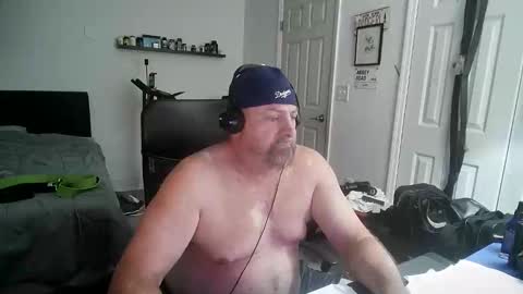 Snapshot of flaguy3233 chatting on October 29, 3:52 am Florida guy online show from October 29, 3:52 am