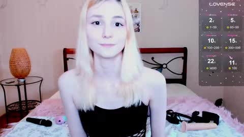 Snapshot of fleximona chatting on September 11, 9:10 am FlexiMona online show from September 11, 9:10 am