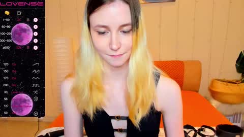 Snapshot of fleximona chatting on February 14, 11:42 am FlexiMona online show from February 14, 11:42 am