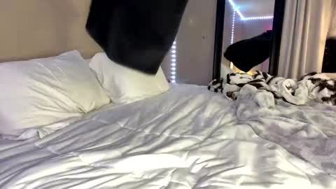 Roxy online show from March 7, 1:42 am