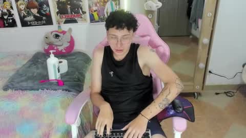 fli_uwu24 online show from January 13, 6:06 am