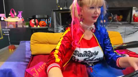 Mary online show from October 20, 11:10 pm