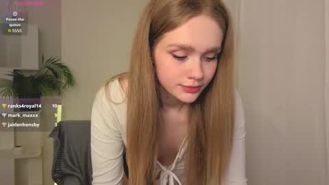 Snapshot of flirtypixy chatting on October 20, 12:26 am Polly online show from October 20, 12:26 am