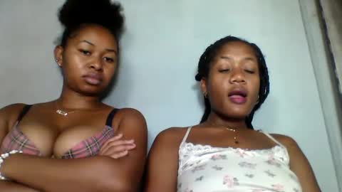 Snapshot of florencia011 chatting on February 25, 12:14 am florencia011 online show from February 25, 12:14 am