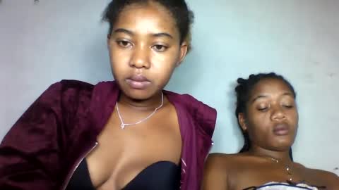 Snapshot of florencia011 chatting on March 8, 1:39 am florencia011 online show from March 8, 1:39 am