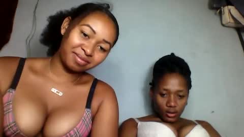Snapshot of florencia011 chatting on February 20, 5:41 pm florencia011 online show from February 20, 5:41 pm