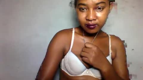 Snapshot of florencia011 chatting on March 3, 10:42 pm florencia011 online show from March 3, 10:42 pm