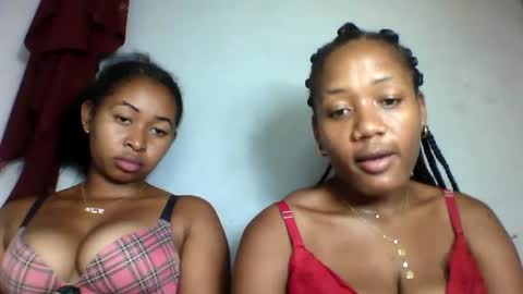 Snapshot of florencia011 chatting on February 20, 5:44 am florencia011 online show from February 20, 5:44 am
