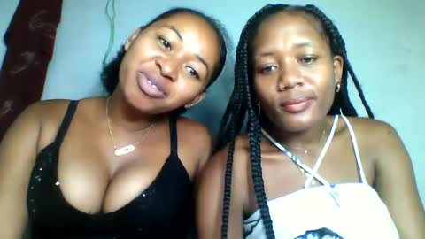 Snapshot of florencia011 chatting on February 22, 1:11 am florencia011 online show from February 22, 1:11 am