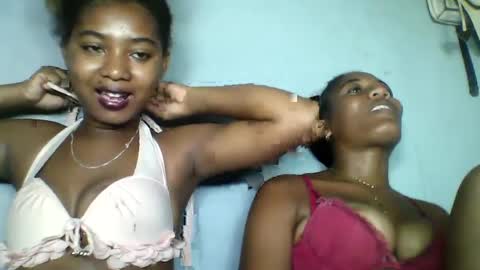 Snapshot of florencia011 chatting on March 4, 7:01 pm florencia011 online show from March 4, 7:01 pm