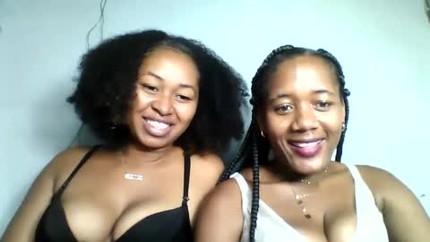 Snapshot of florencia011 chatting on February 18, 7:41 pm florencia011 online show from February 18, 7:41 pm
