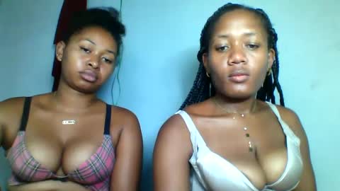 Snapshot of florencia011 chatting on February 22, 2:30 pm florencia011 online show from February 22, 2:30 pm
