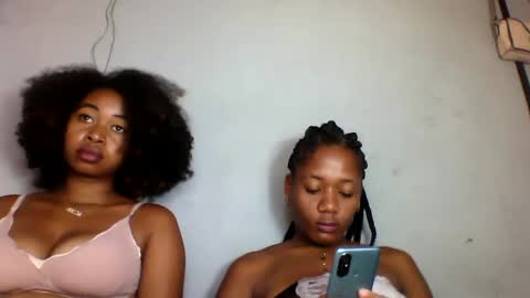 Snapshot of florencia011 chatting on February 18, 5:42 am florencia011 online show from February 18, 5:42 am