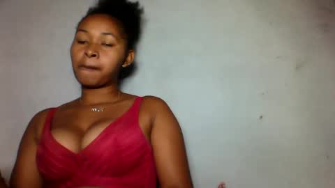 Snapshot of florencia011 chatting on February 27, 2:00 pm florencia011 online show from February 27, 2:00 pm