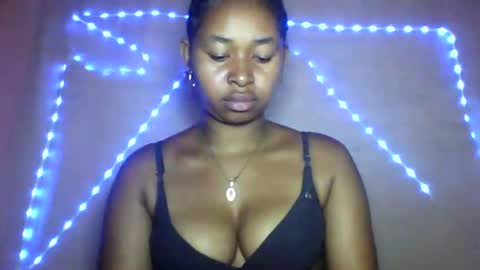 Snapshot of florencia011 chatting on October 18, 7:12 am florencia011 online show from October 18, 7:12 am