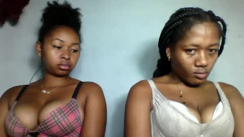 Snapshot of florencia011 chatting on February 23, 12:41 am florencia011 online show from February 23, 12:41 am