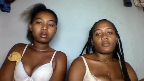 Snapshot of florencia011 chatting on March 3, 6:59 am florencia011 online show from March 3, 6:59 am