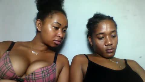 Snapshot of florencia011 chatting on February 26, 9:31 pm florencia011 online show from February 26, 9:31 pm