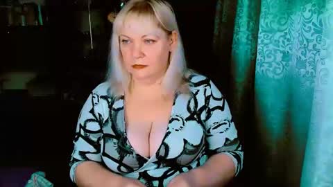 FlowerAhButterf online show from November 23, 12:19 am