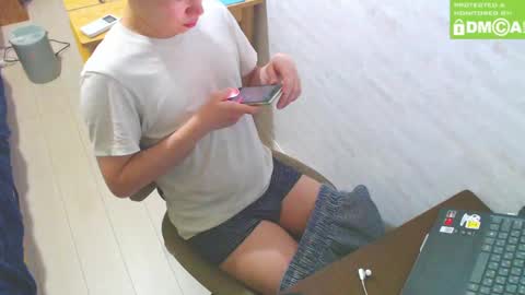 flowerbox online show from February 24, 11:32 am