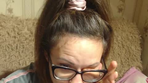 Snapshot of flowercandydoll chatting on December 5, 10:50 pm say meow and send tip  online show from December 5, 10:50 pm