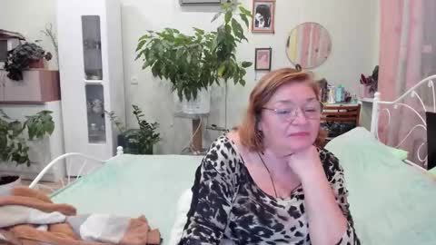 Snapshot of flowerlover8 chatting on September 23, 6:25 pm Flowerlower online show from September 23, 6:25 pm