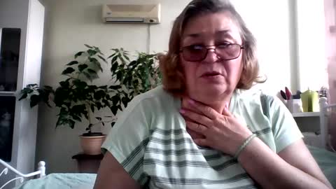 Snapshot of flowerlover8 chatting on March 5, 2:12 pm Flowerlower online show from March 5, 2:12 pm
