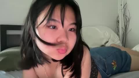 flowerlvr online show from March 9, 9:57 pm