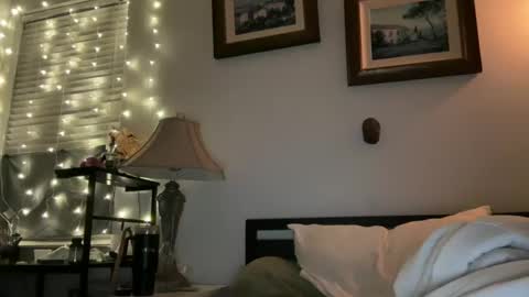 flowerlvr online show from February 12, 1:09 am