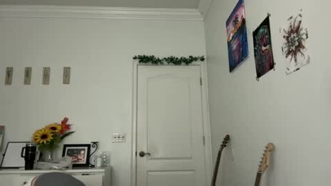 flowerlvr online show from February 4, 4:26 am