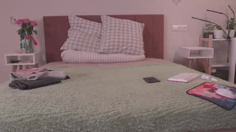 Snapshot of fluffy_hat chatting on February 24, 5:00 am Fluffy and Krut online show from February 24, 5:00 am