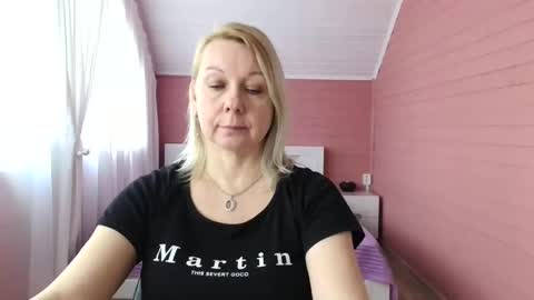 forever_smilex online show from March 10, 9:23 am