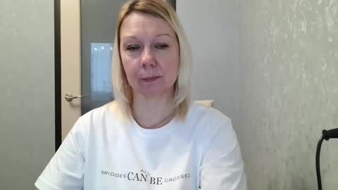 forever_smilex online show from February 11, 6:40 am