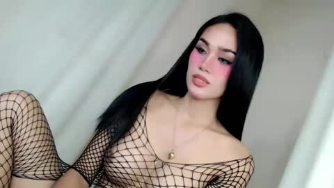 KHATRINA STACIE MARIE online show from May 23, 4:41 am